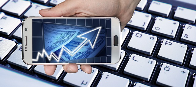 graf úspěchu zobrazující se v mobilu