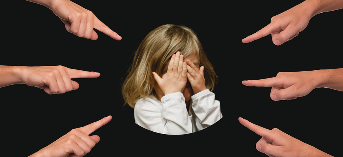 ukazování na člověk